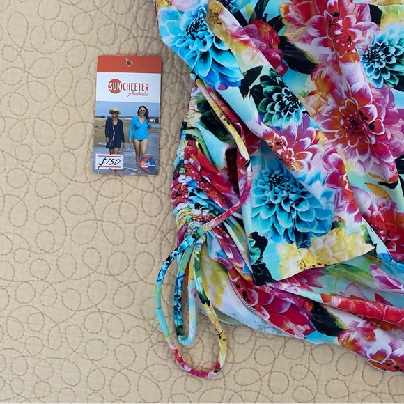 Sun Cheeter | Rash Top - Picture 6 of 6